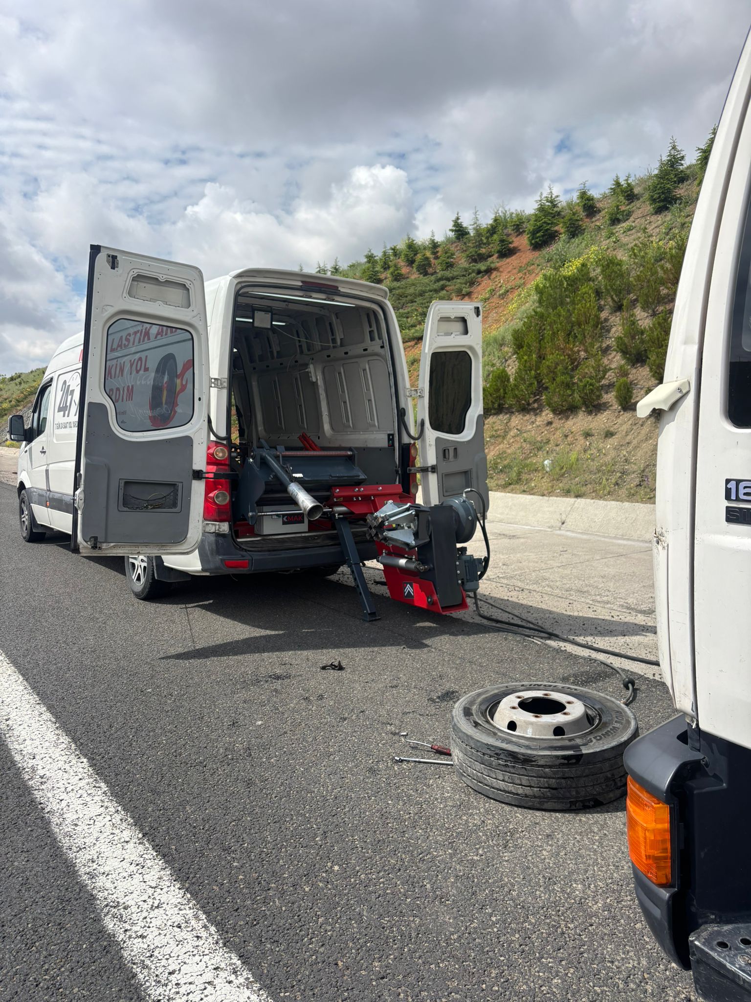 Ankara Altındağ Kamyon Lastik Tamircisi